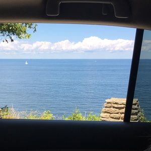 Meet your Posher, Leslie